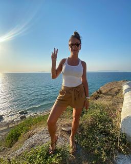 Karolina Kowalkiewicz feet photo thumbnail