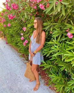 Karolina Kowalkiewicz feet photo thumbnail