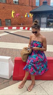 Karolina Kowalkiewicz feet photo thumbnail