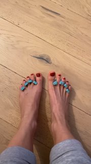 Karolina Kowalkiewicz feet photo thumbnail