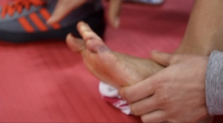 Karolina Kowalkiewicz feet photo thumbnail