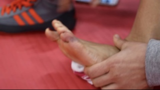 Karolina Kowalkiewicz feet photo thumbnail