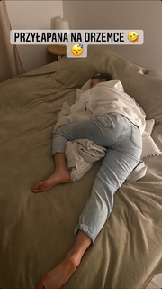 Karolina Kowalkiewicz feet photo thumbnail