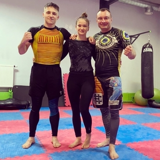 Karolina Kowalkiewicz feet photo thumbnail
