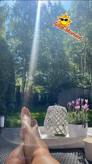Karolina Kowalkiewicz feet photo thumbnail
