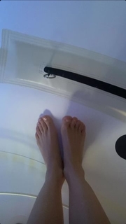 Karolina Kowalkiewicz feet photo thumbnail