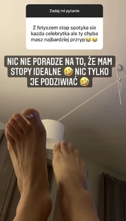 Karolina Kowalkiewicz feet photo thumbnail