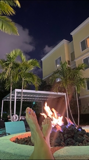 Karolina Kowalkiewicz feet photo thumbnail
