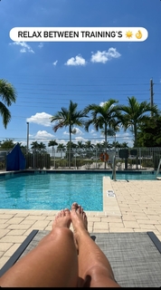 Karolina Kowalkiewicz feet photo thumbnail