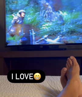 Karolina Kowalkiewicz feet photo thumbnail