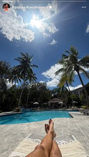 Karolina Kowalkiewicz feet photo thumbnail