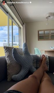 Karolina Kowalkiewicz feet photo thumbnail