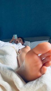 Karolina Kowalkiewicz feet photo thumbnail
