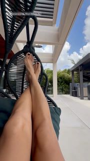 Karolina Kowalkiewicz feet photo 2