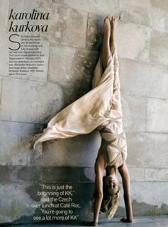 Karolina Kurkova feet photo thumbnail
