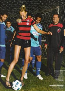 Karolina Kurkova feet photo thumbnail