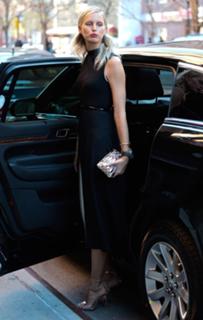 Karolina Kurkova feet photo thumbnail