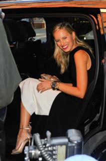 Karolina Kurkova feet photo thumbnail
