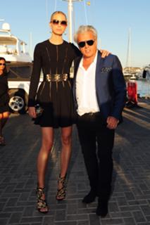 Karolina Kurkova feet photo thumbnail