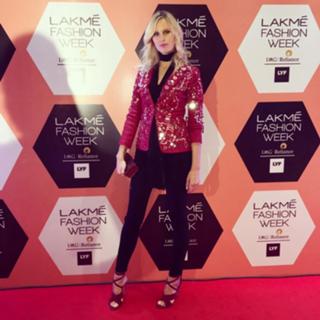 Karolina Kurkova feet photo thumbnail