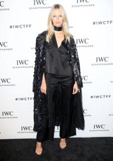 Karolina Kurkova feet photo thumbnail