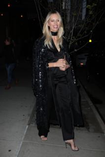 Karolina Kurkova feet photo thumbnail