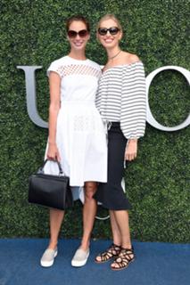 Karolina Kurkova feet photo thumbnail