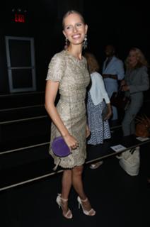 Karolina Kurkova feet photo thumbnail