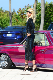 Karolina Kurkova feet photo thumbnail