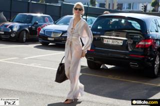 Karolina Kurkova feet photo thumbnail