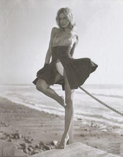 Karolina Kurkova feet photo 4