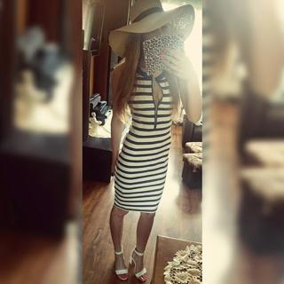 Karolina Pisarek feet photo thumbnail