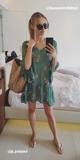 Karolina Pisarek feet photo thumbnail