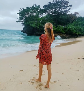 Karolina Pisarek feet photo thumbnail