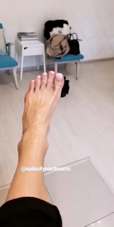 Karolina Pisarek feet photo thumbnail