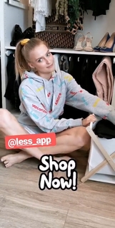 Karolina Pisarek feet photo thumbnail