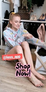 Karolina Pisarek feet photo thumbnail