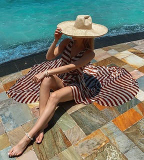 Karolina Pisarek feet photo thumbnail