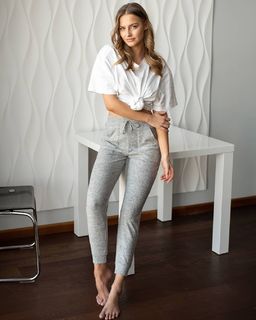 Karolina Pisarek feet photo thumbnail