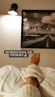 Karolina Pisarek feet photo thumbnail