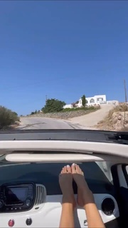 Karolina Pisarek feet photo thumbnail