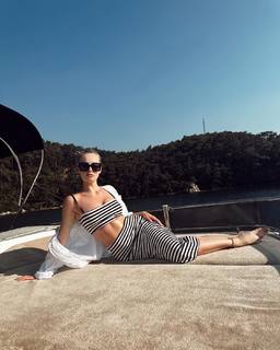 Karolina Pisarek feet photo thumbnail