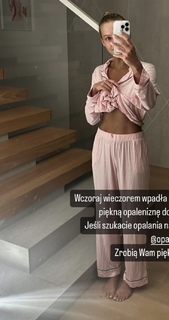 Karolina Pisarek feet photo thumbnail