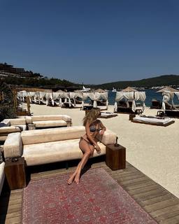 Karolina Pisarek feet photo thumbnail