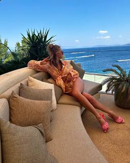 Karolina Pisarek feet photo thumbnail