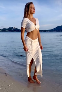 Karolina Pisarek feet photo thumbnail