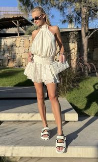 Karolina Pisarek feet photo thumbnail