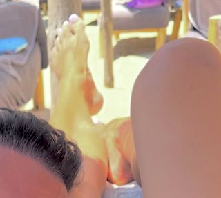 Karolina Pisarek feet photo thumbnail