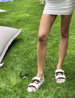 Karolina Pisarek feet photo thumbnail