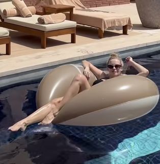 Karolina Pisarek feet photo 4